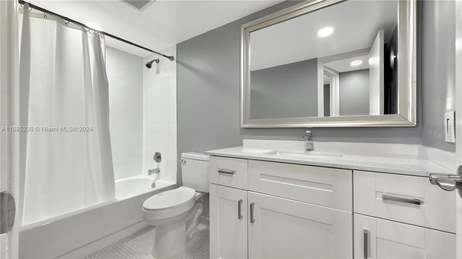 3571 Inverrary Dr #203, Lauderhill, Florida image 11