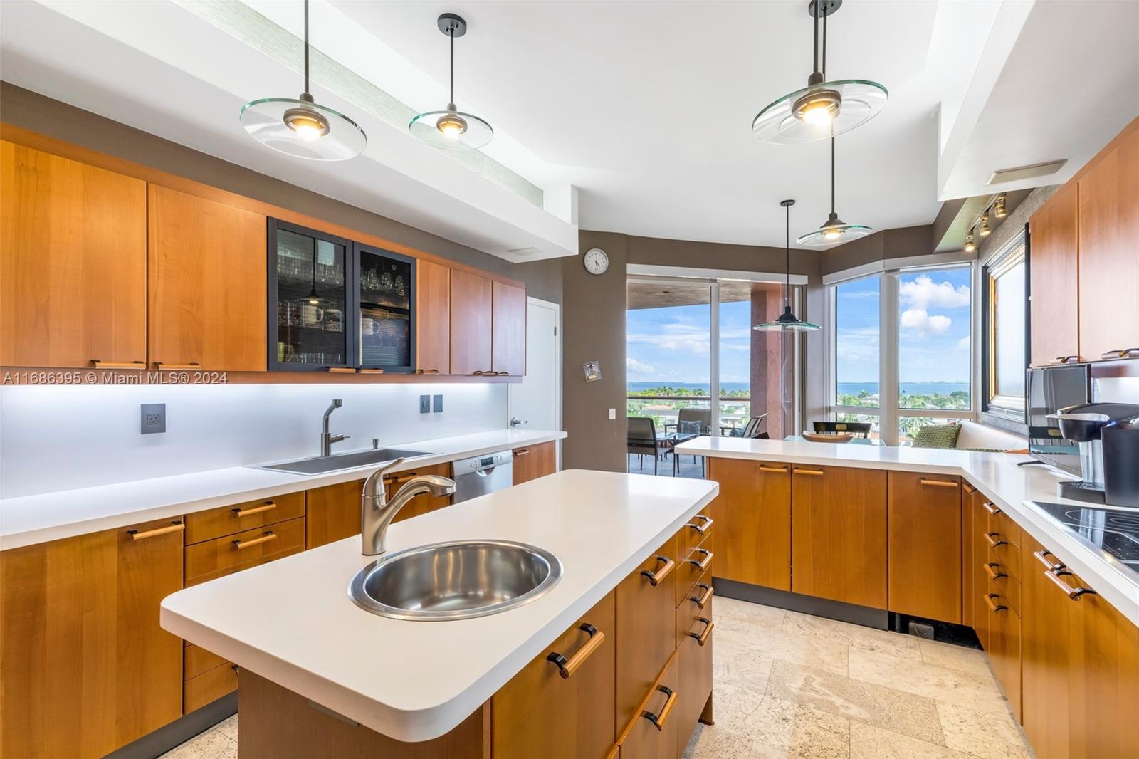 10 Edgewater Dr #8C, Coral Gables FL 33133