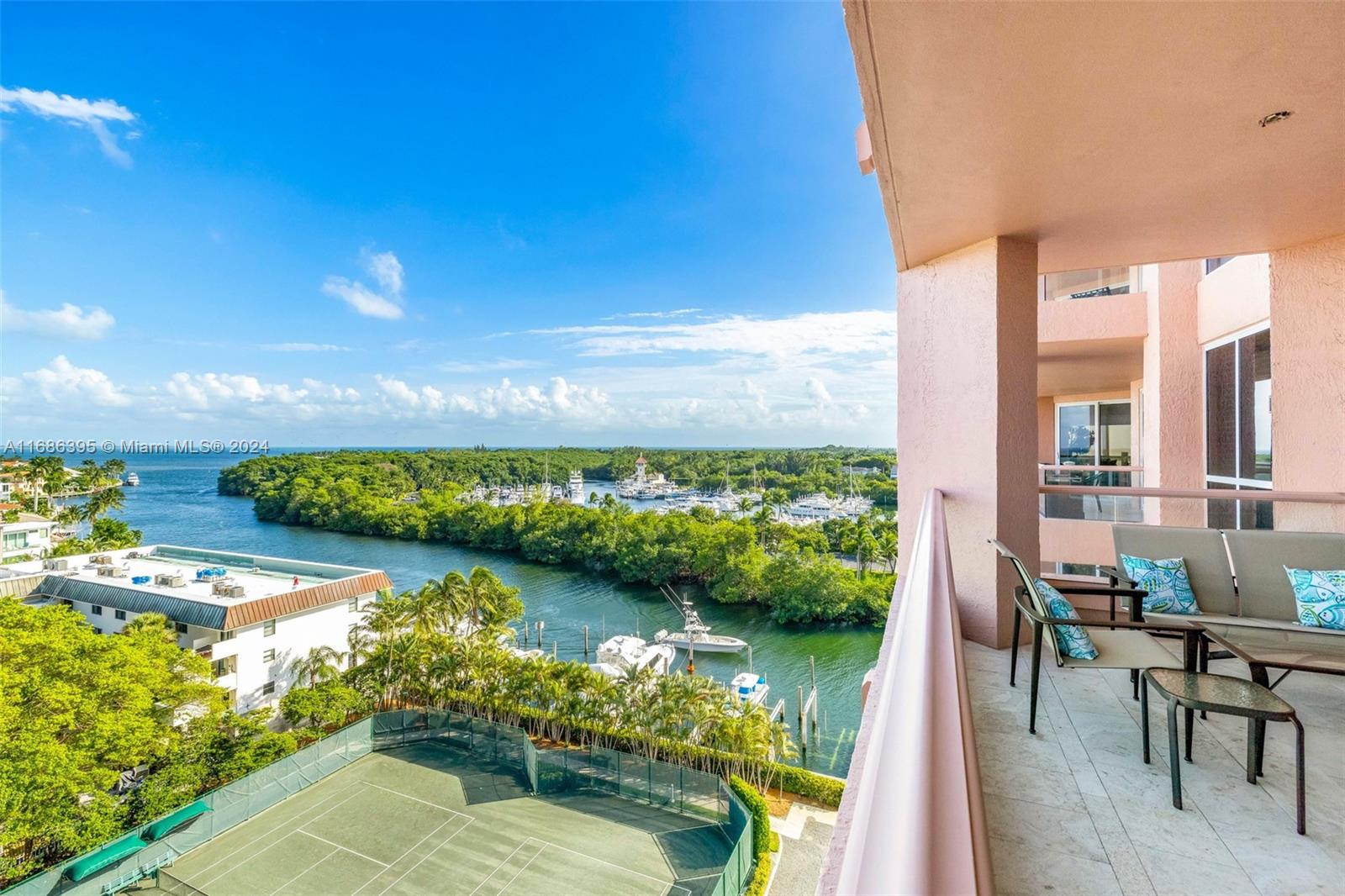 10 Edgewater Dr #8C, Coral Gables FL 33133
