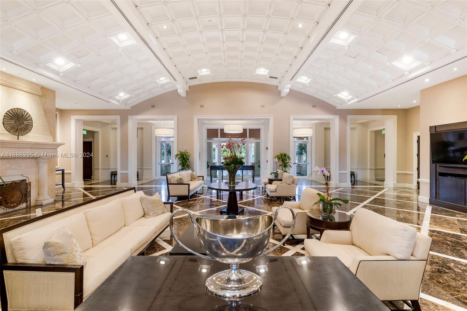 10 Edgewater Dr #8C, Coral Gables FL 33133