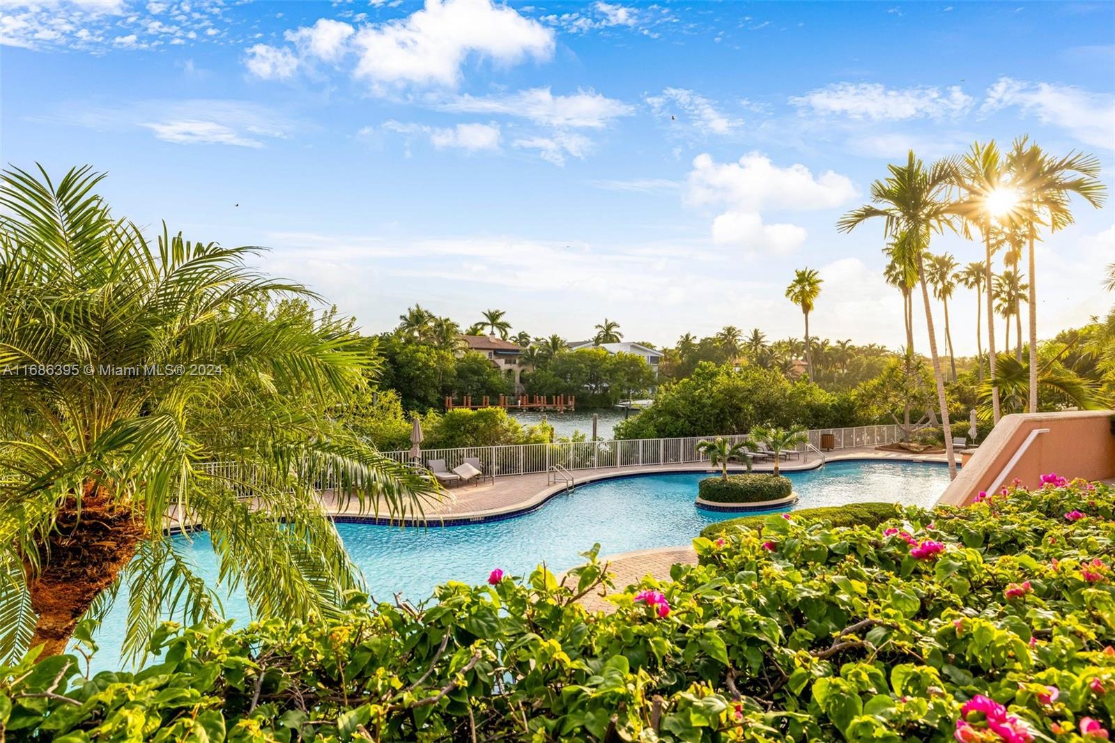 10 Edgewater Dr #8C, Coral Gables FL 33133