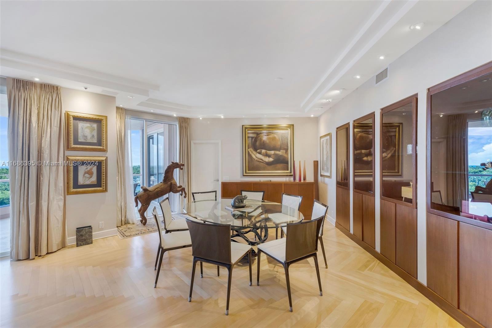 10 Edgewater Dr #8C, Coral Gables FL 33133