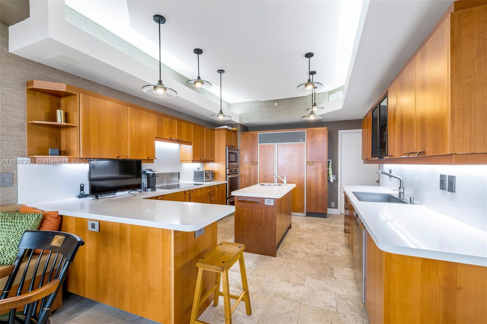10 Edgewater Dr #8C, Coral Gables FL 33133