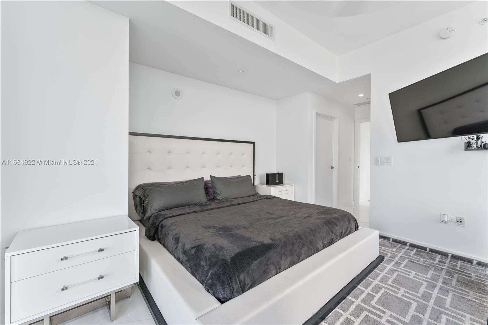 851 NE 1st Ave #3302, Miami FL 33132