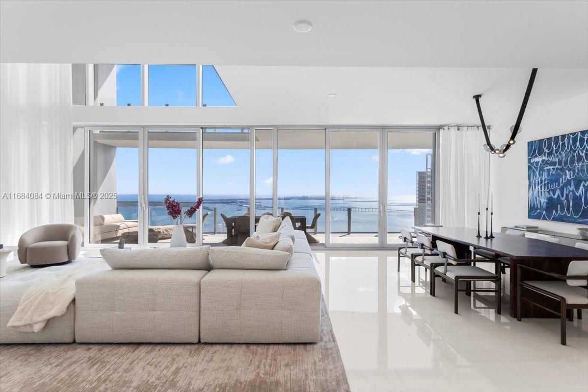 300 Biscayne Blvd Way Unit 5002  Duplex, Miami, Florida 33131