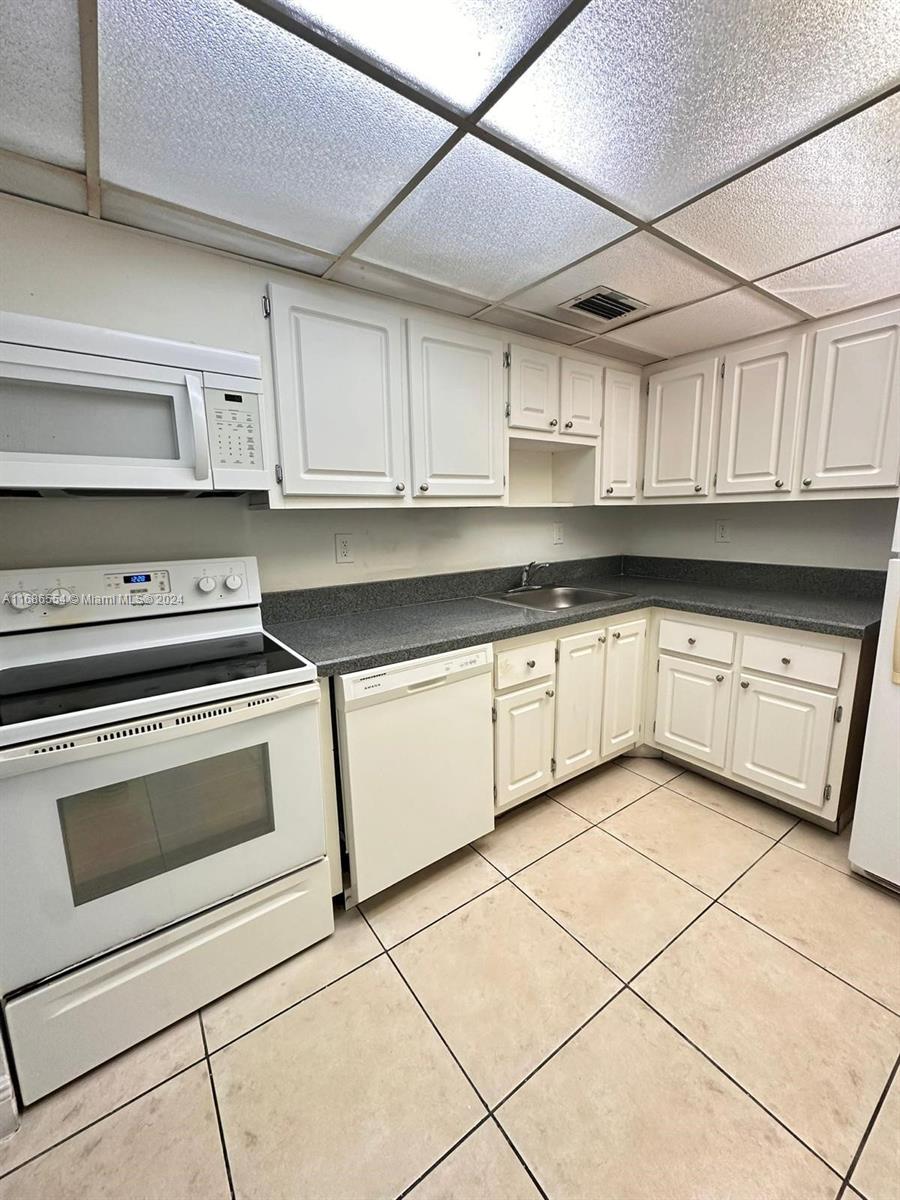 1805 Sans Souci Blvd #420, North Miami, Florida image 1