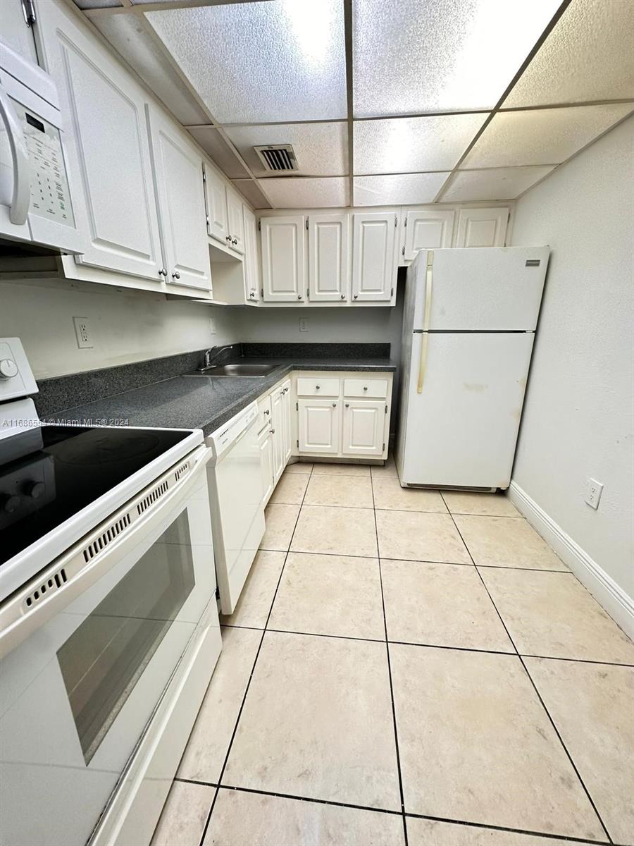 1805 Sans Souci Blvd #420, North Miami, Florida image 2