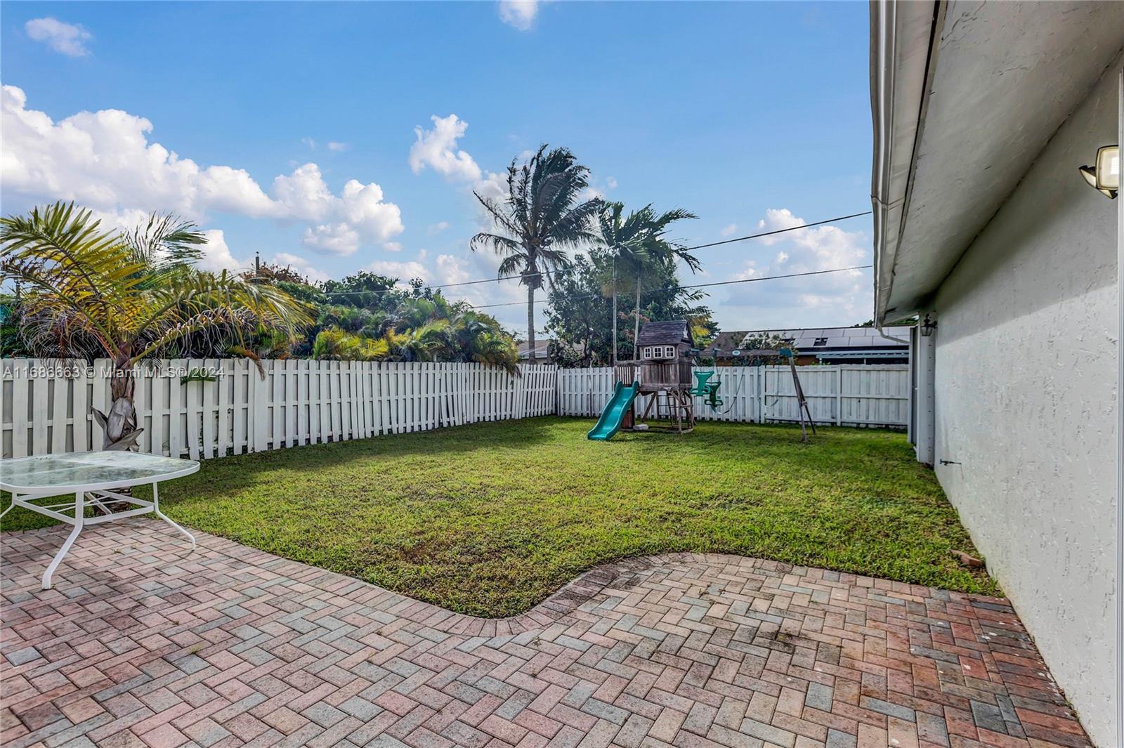 8620 NW 46th St, Lauderhill, Florida image 44