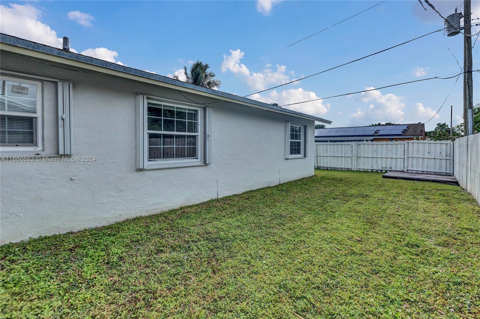 8620 NW 46th St, Lauderhill, Florida image 45