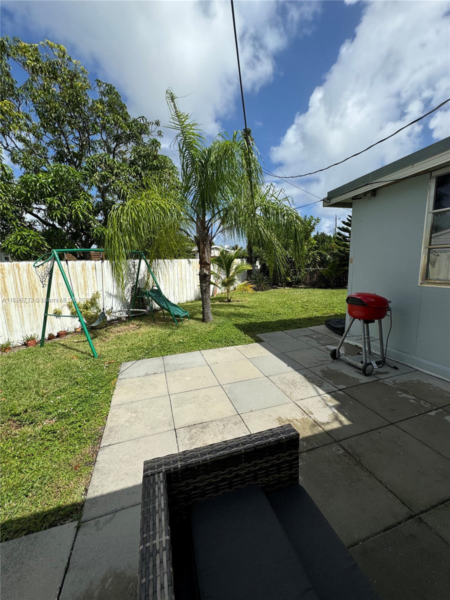 243 NE 41st St, Deerfield Beach, Florida image 34