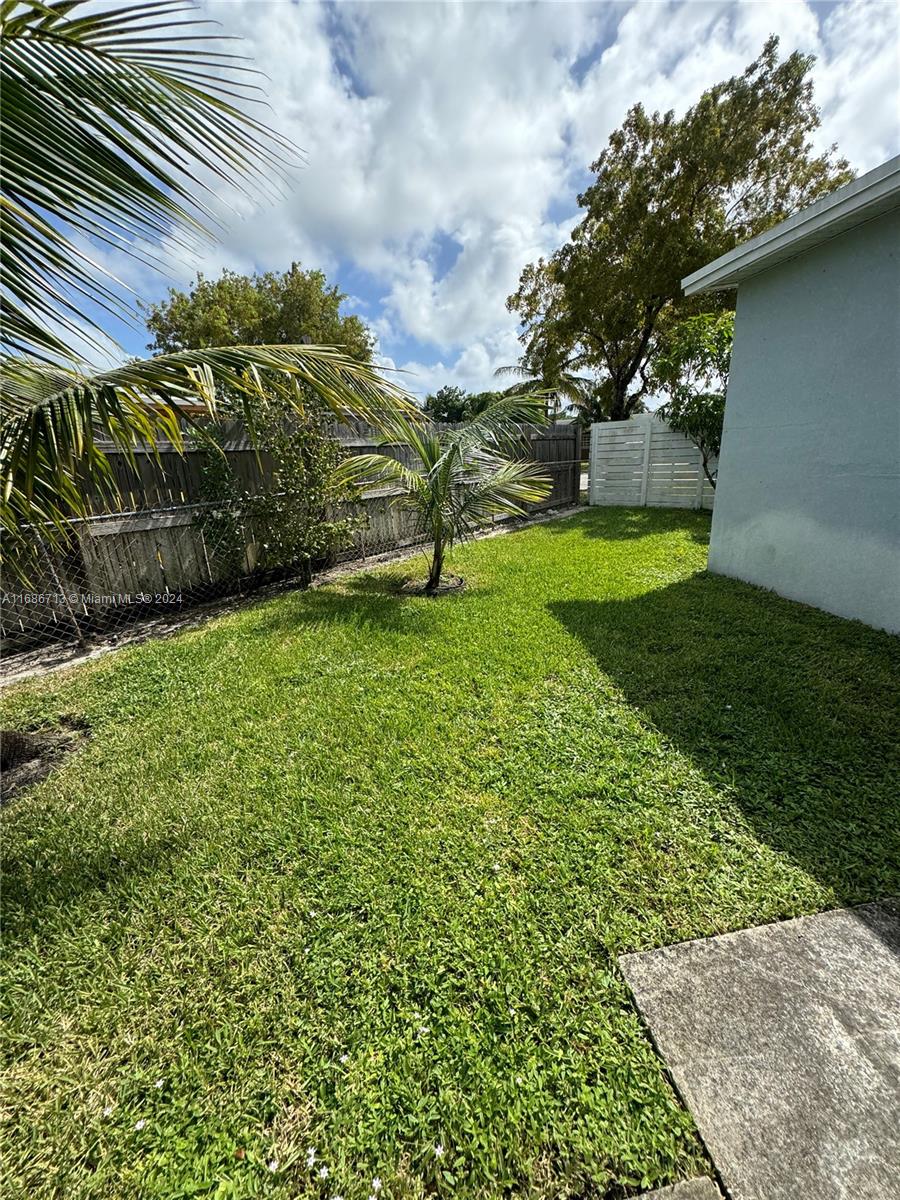 243 NE 41st St, Deerfield Beach, Florida image 37