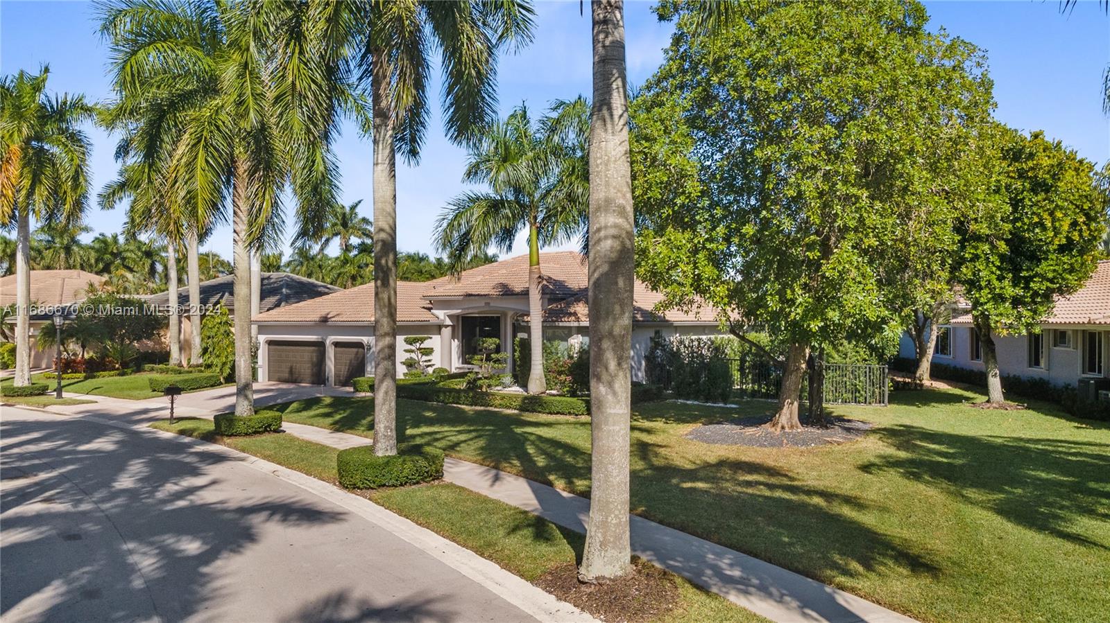 2558 Eagle Run Ln, Weston, Florida image 2