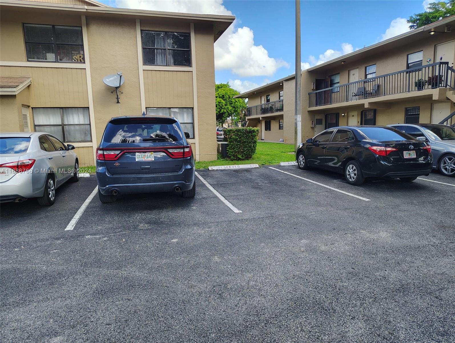 6685 W 26th Ct #203-8, Hialeah, Florida image 3