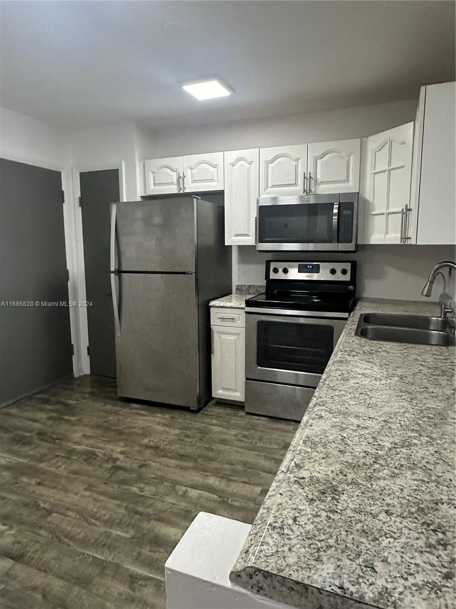 873 NE 195th St #407, Miami, Florida image 8
