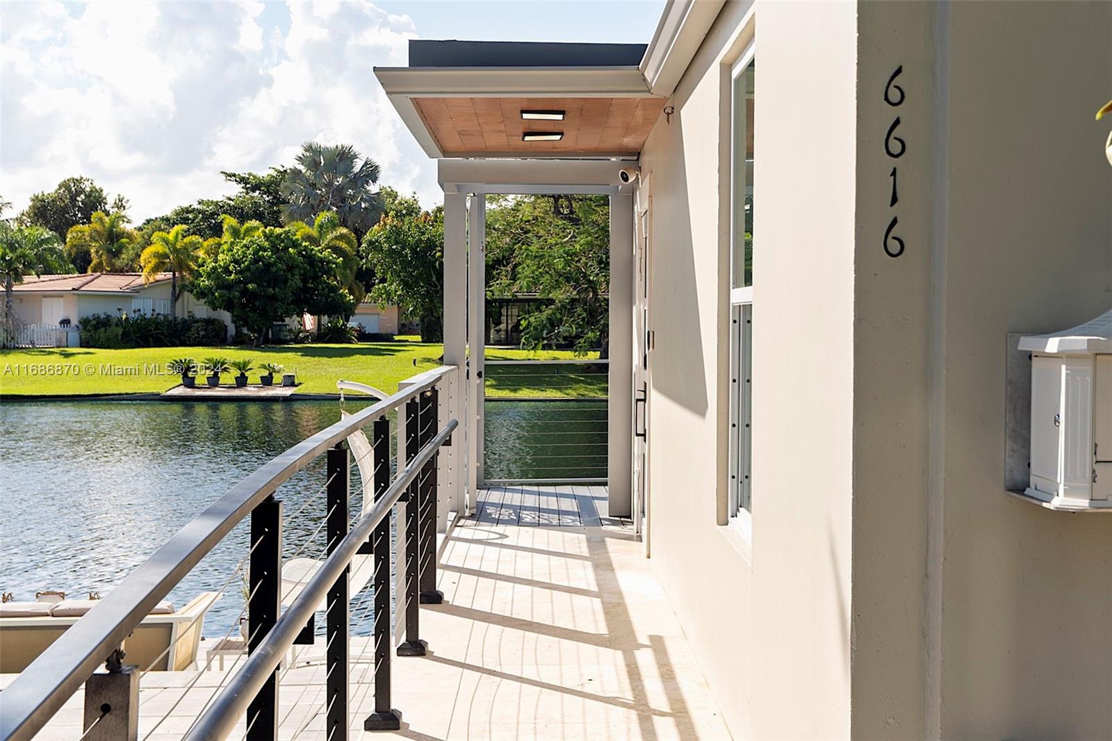 6616 E Miami Lakes Dr E, Miami Lakes, Florida image 6