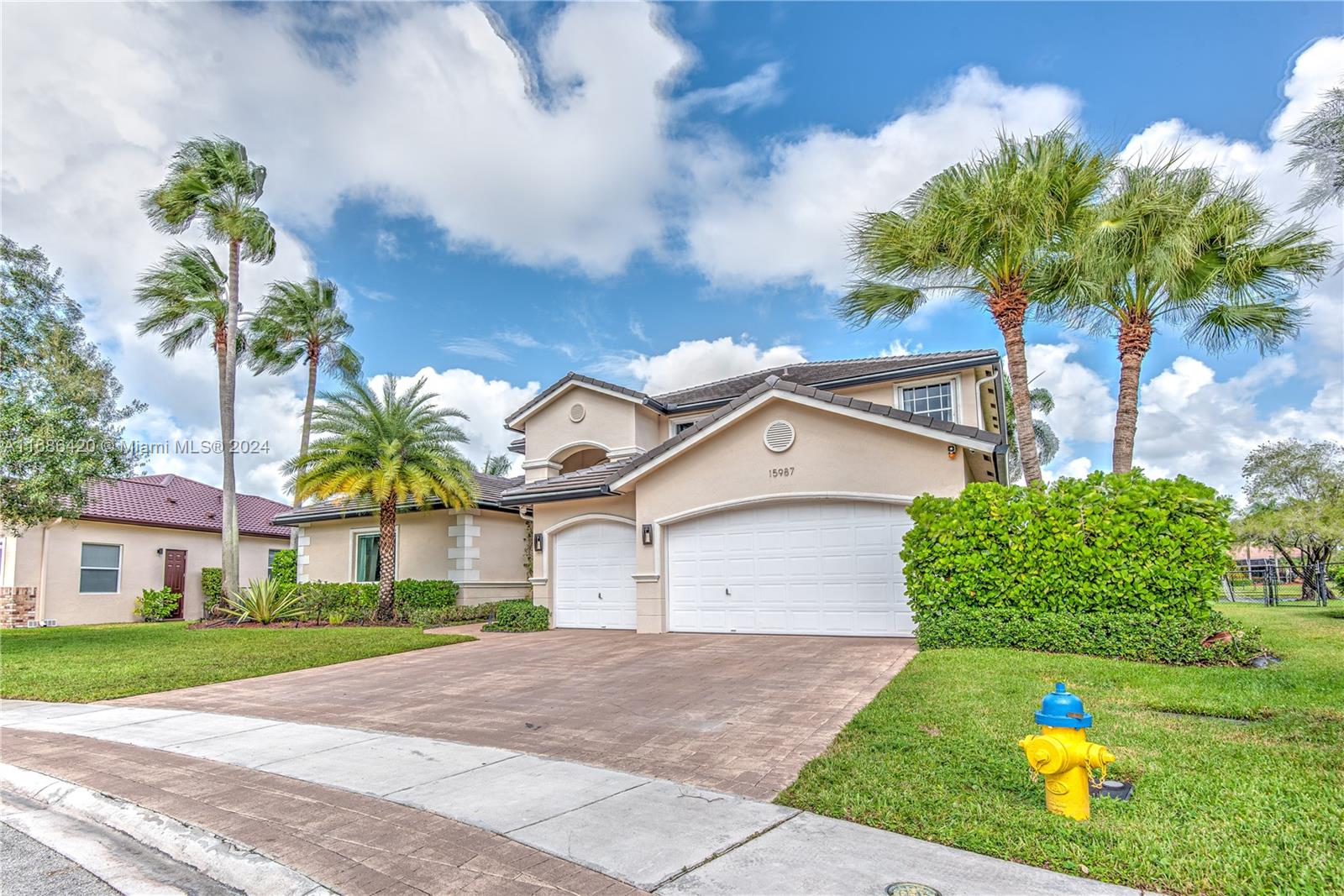 15987 SW 6th St, Pembroke Pines, Florida image 2