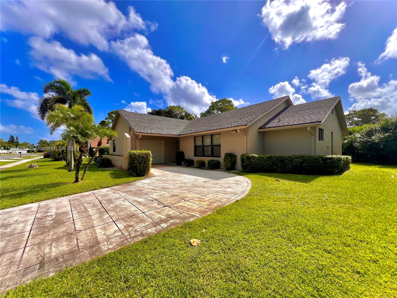 8320 E Waccamaw Ln E, Lake Worth, Florida image 1