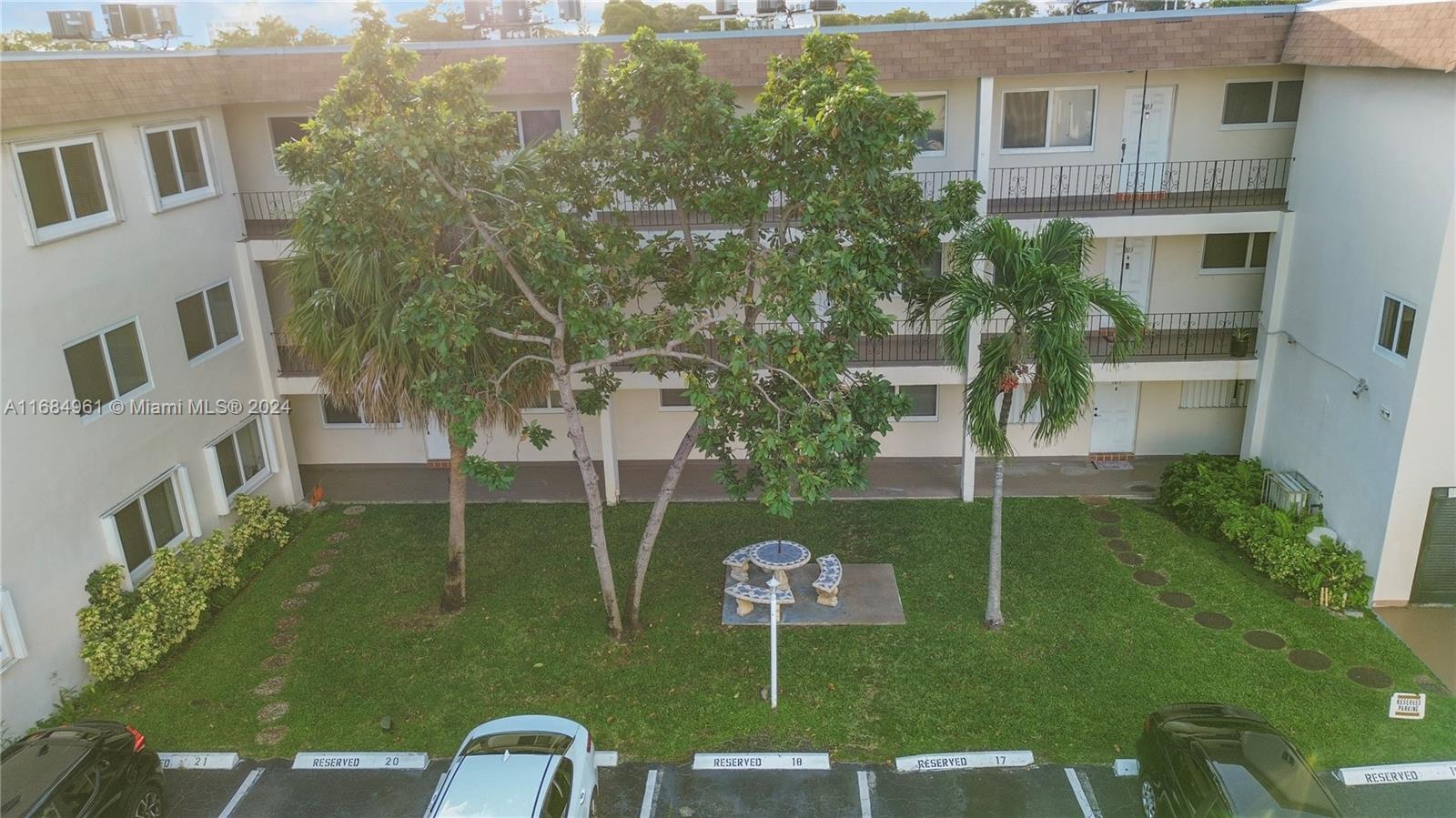 2210 Taylor St #204, Hollywood, Florida image 22