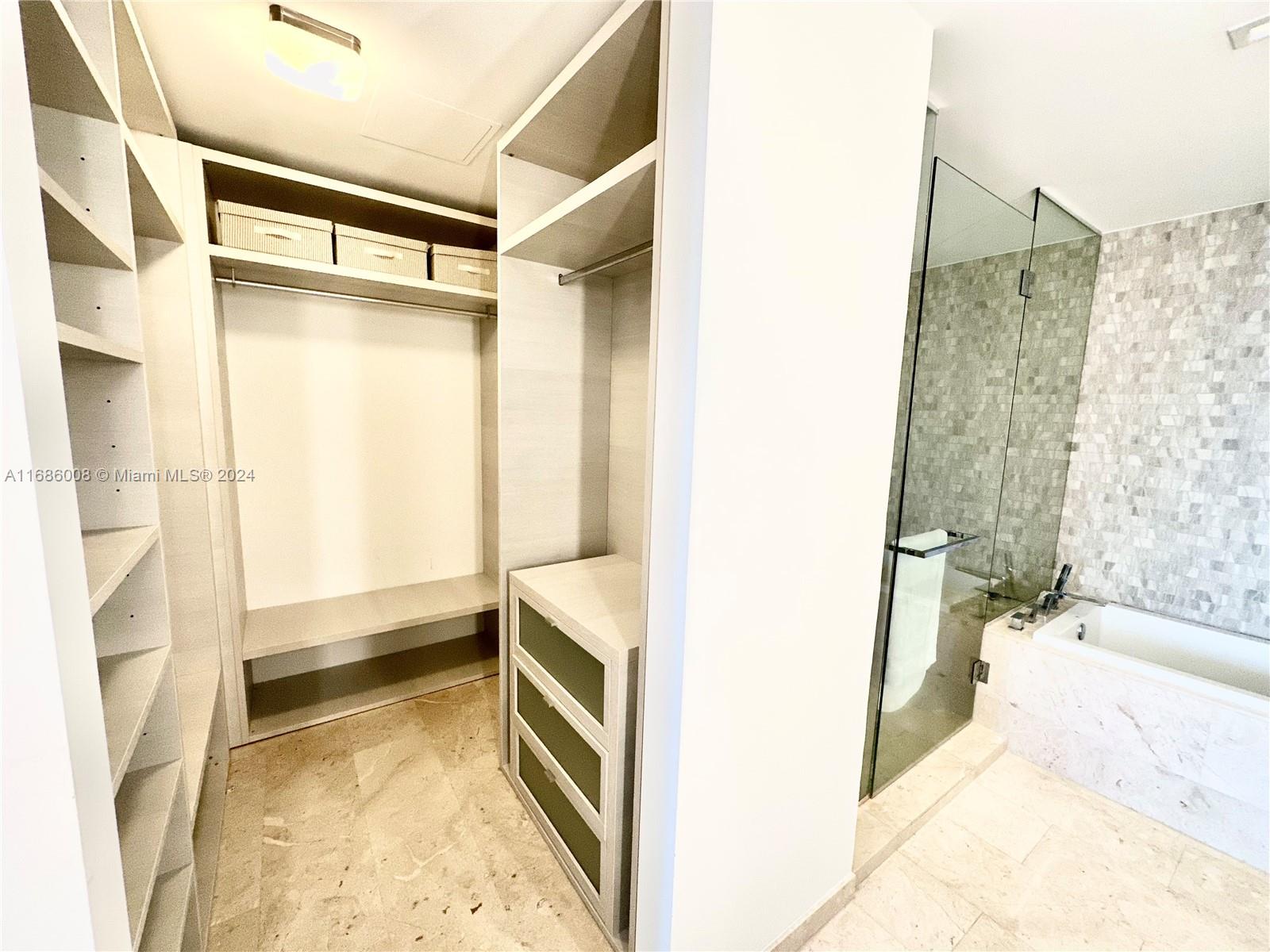 88 SW 7th St #1808, Miami, Florida image 21