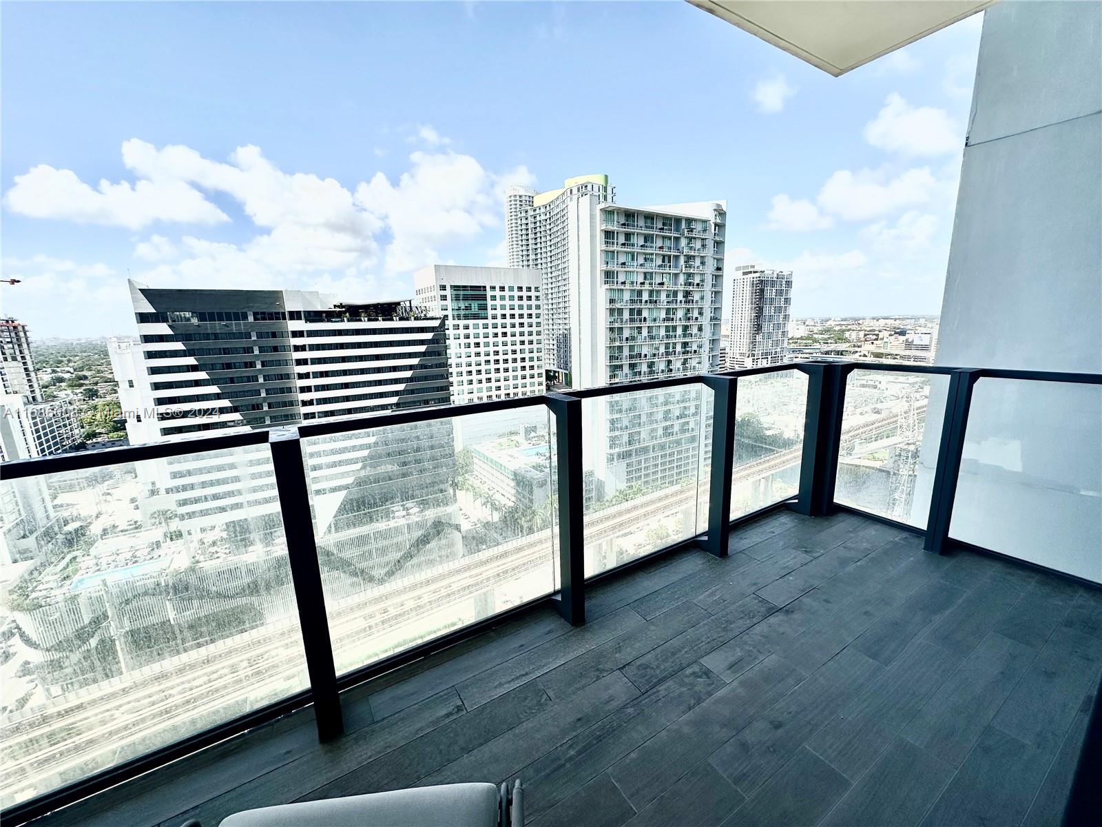 88 SW 7th St #1808, Miami, Florida image 32