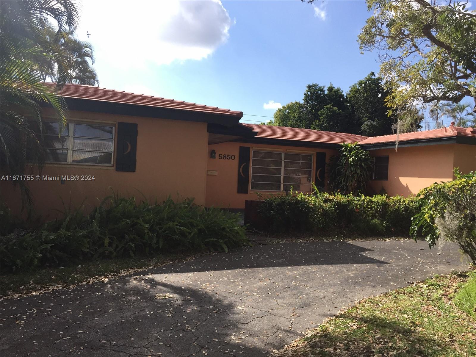 5850 Rose Terrace, Plantation, Florida image 28