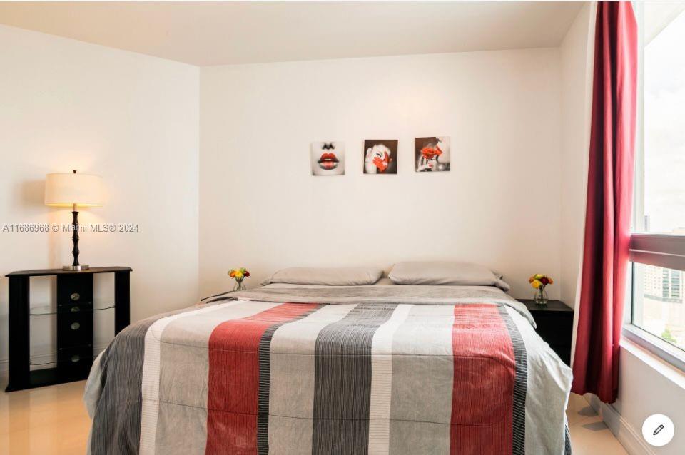 350 S Miami Ave #4007, Miami FL 33130
