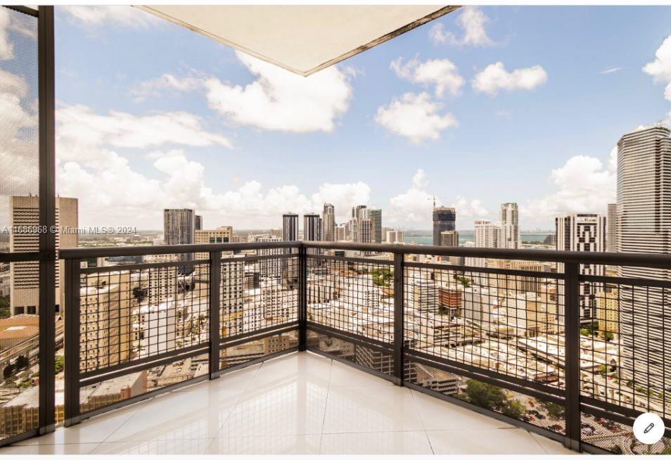 350 S Miami Ave #4007, Miami FL 33130