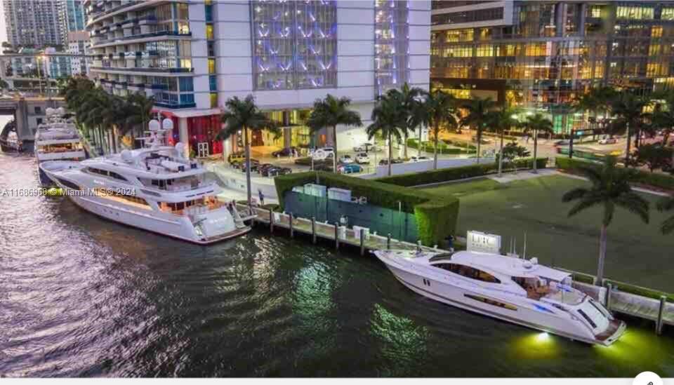 350 S Miami Ave #4007, Miami FL 33130