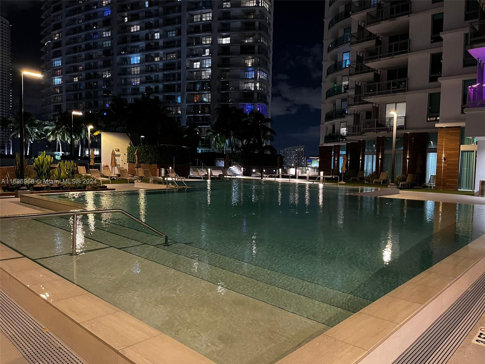 350 S Miami Ave #4007, Miami FL 33130