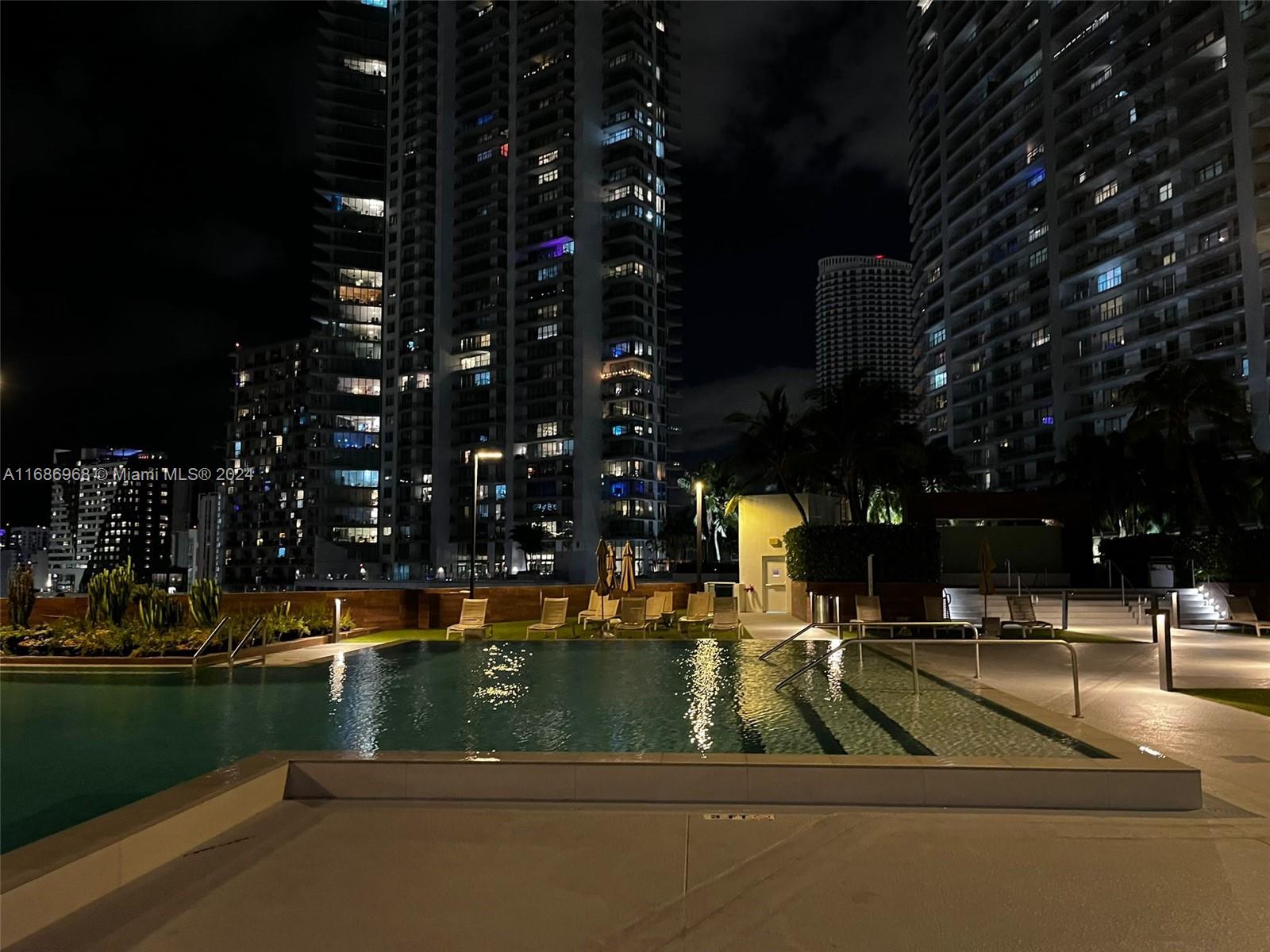 350 S Miami Ave #4007, Miami FL 33130