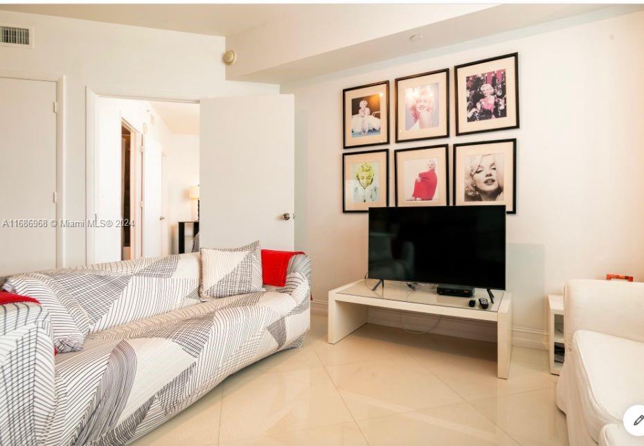 350 S Miami Ave #4007, Miami FL 33130