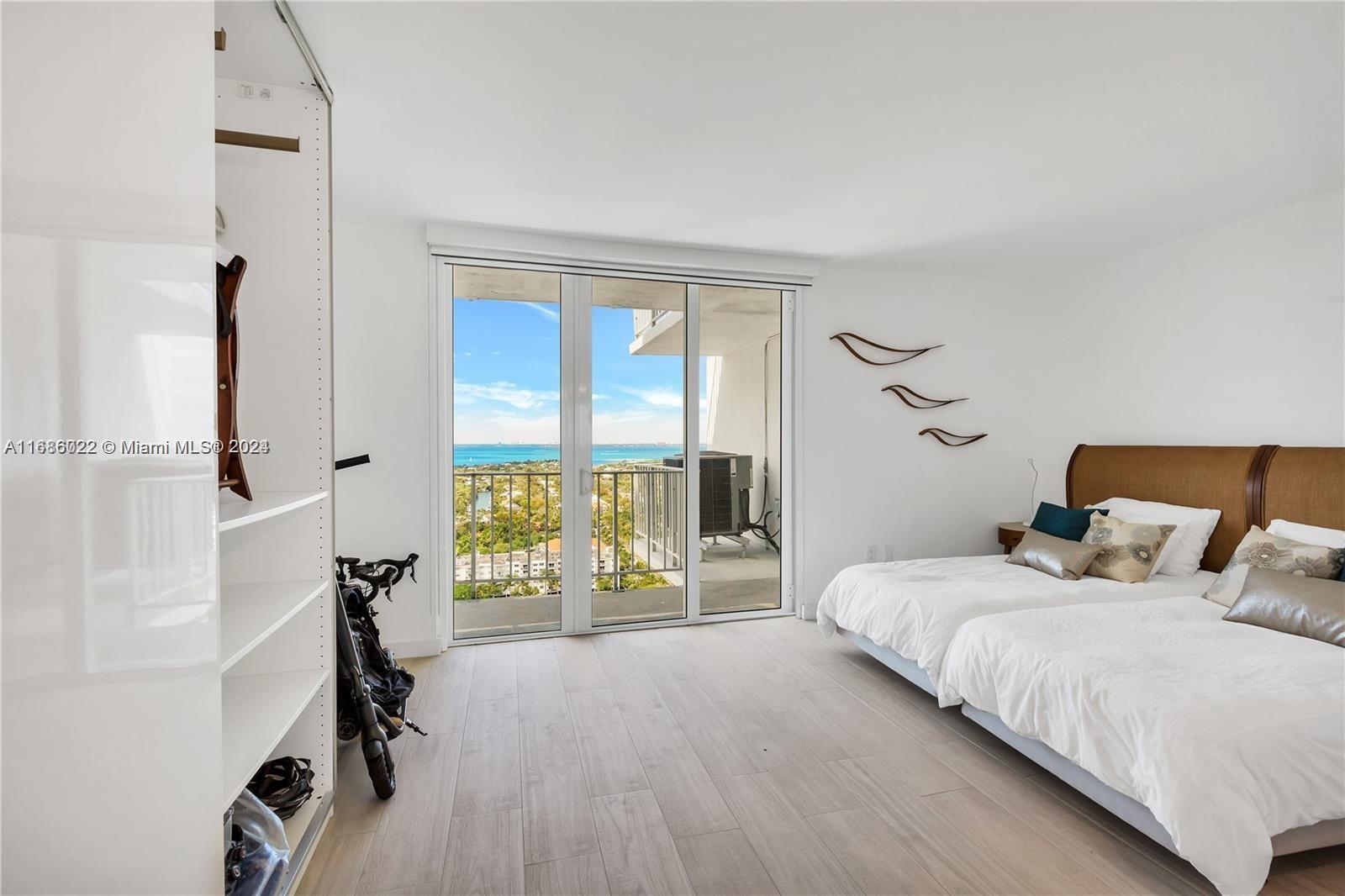 881 Ocean Dr #26C, Key Biscayne FL 33149