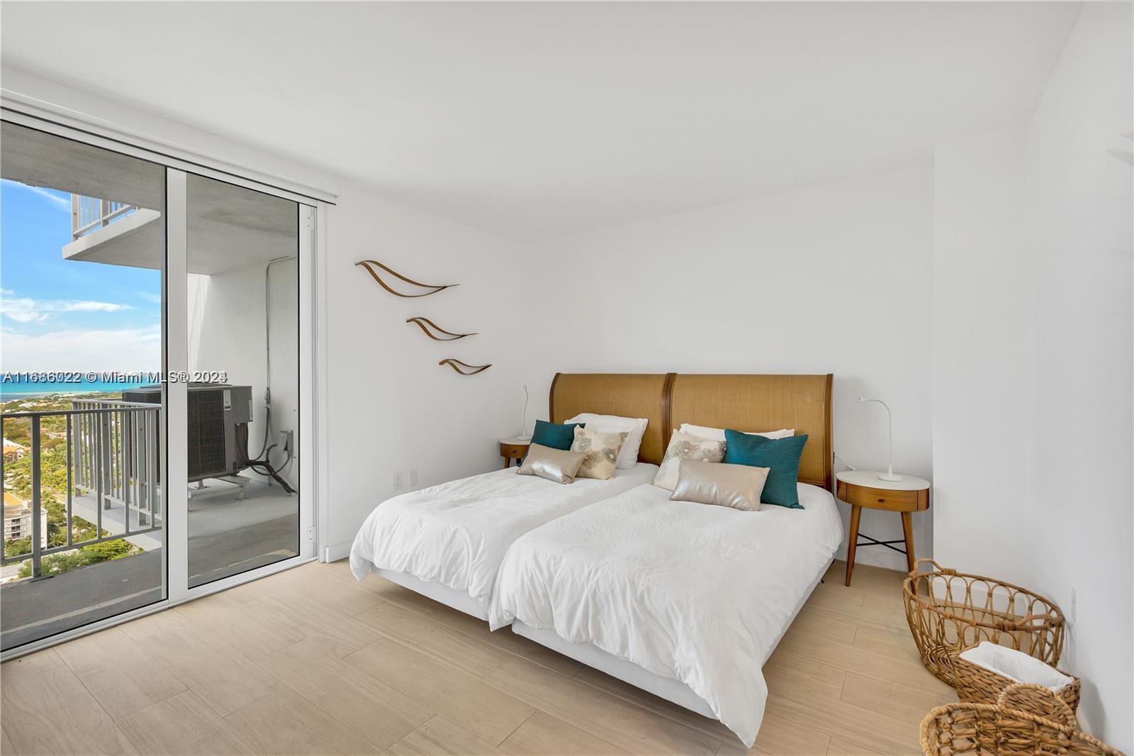 881 Ocean Dr #26C, Key Biscayne FL 33149