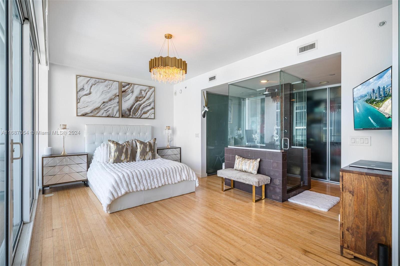 1040 Biscayne Blvd #3905, Miami FL 33132