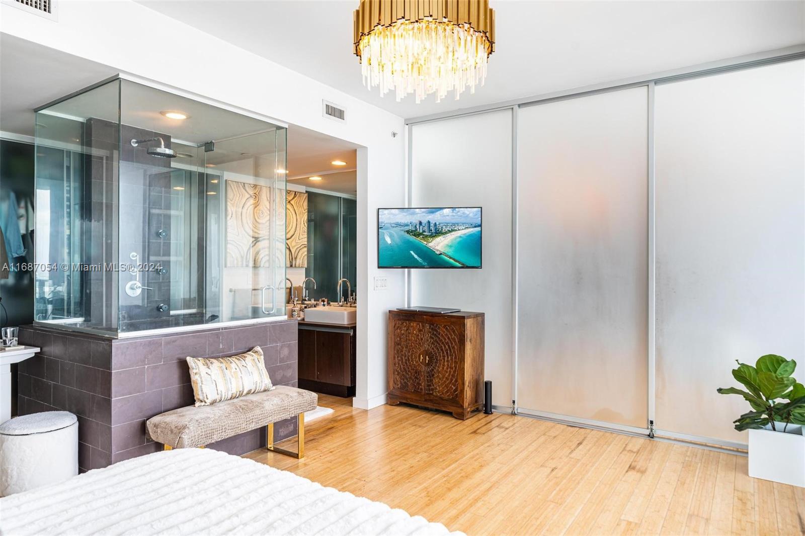 1040 Biscayne Blvd #3905, Miami FL 33132