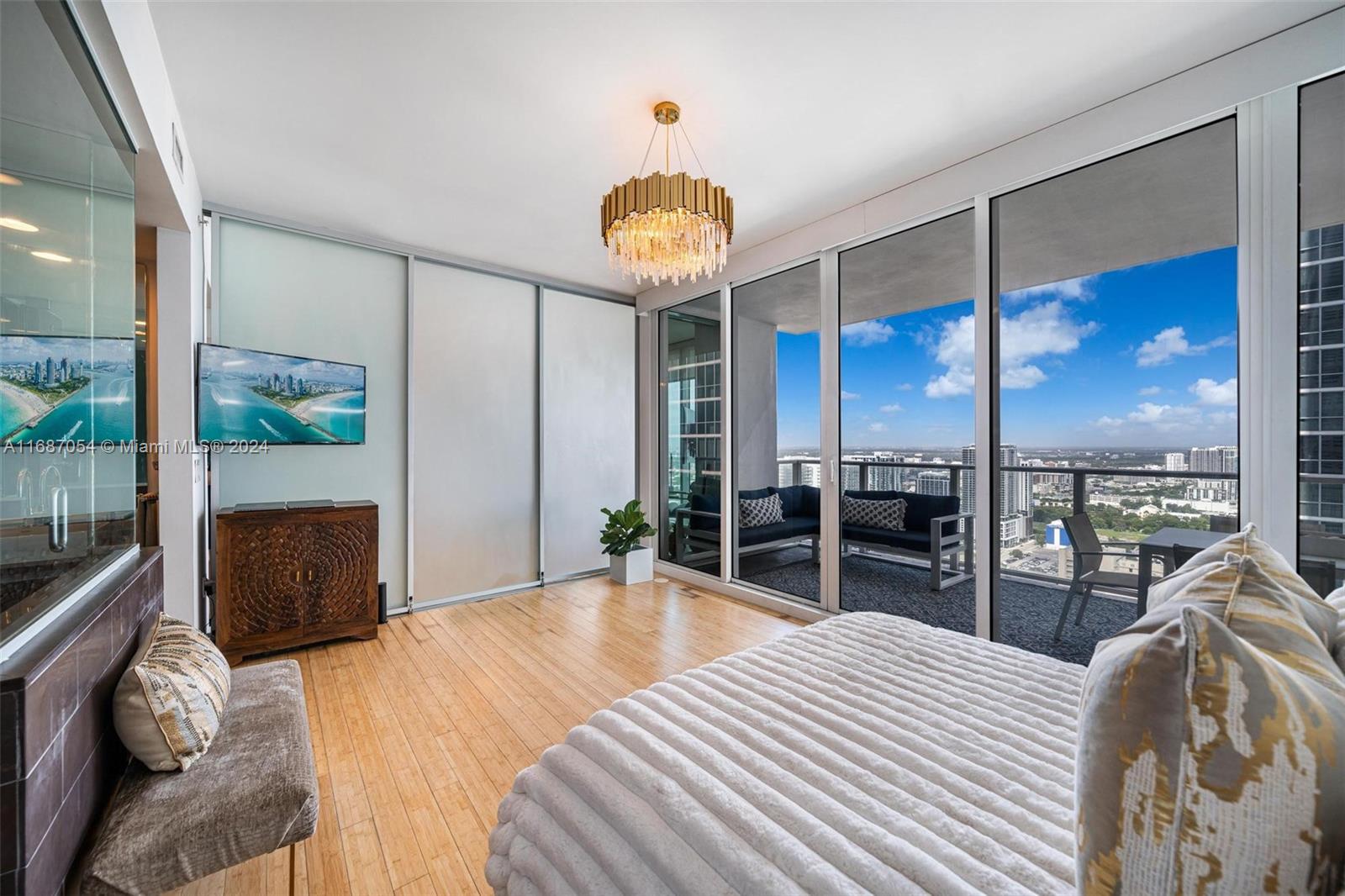 1040 Biscayne Blvd #3905, Miami FL 33132