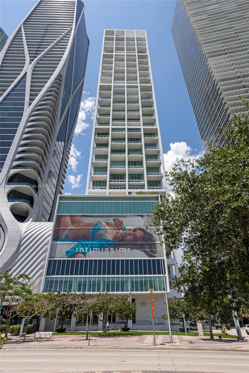 1040 Biscayne Blvd #3905, Miami FL 33132