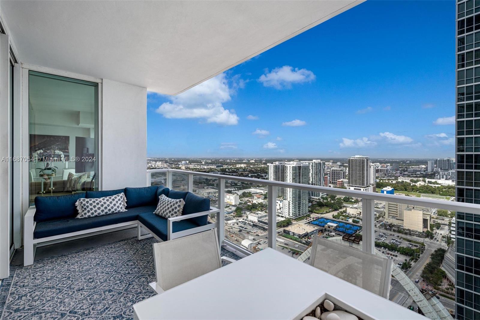 1040 Biscayne Blvd #3905, Miami FL 33132