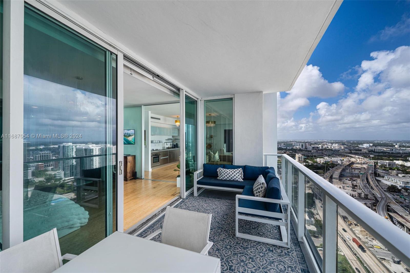 1040 Biscayne Blvd #3905, Miami FL 33132