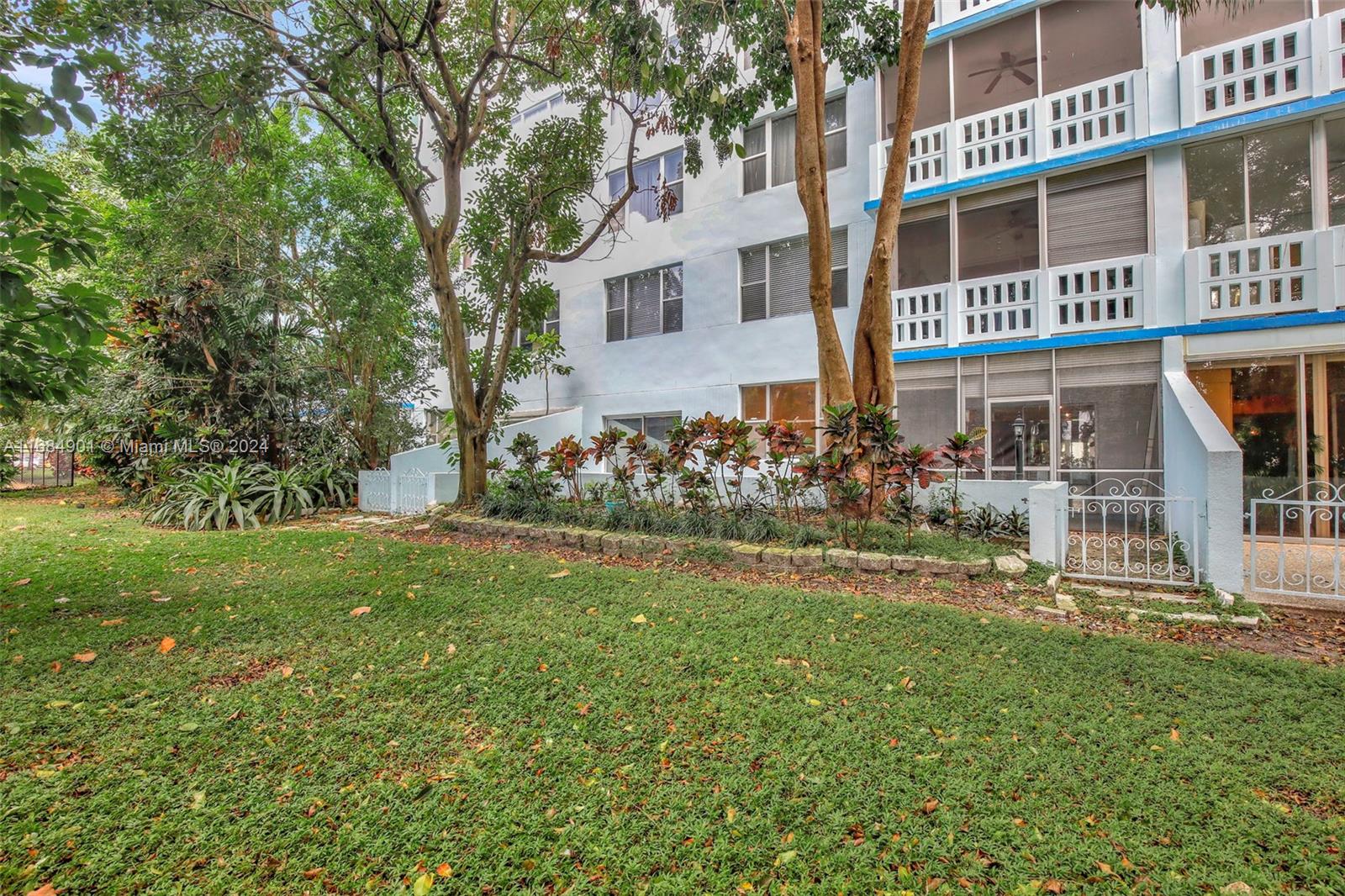 4001 Hillcrest Dr #110, Hollywood, Florida image 32