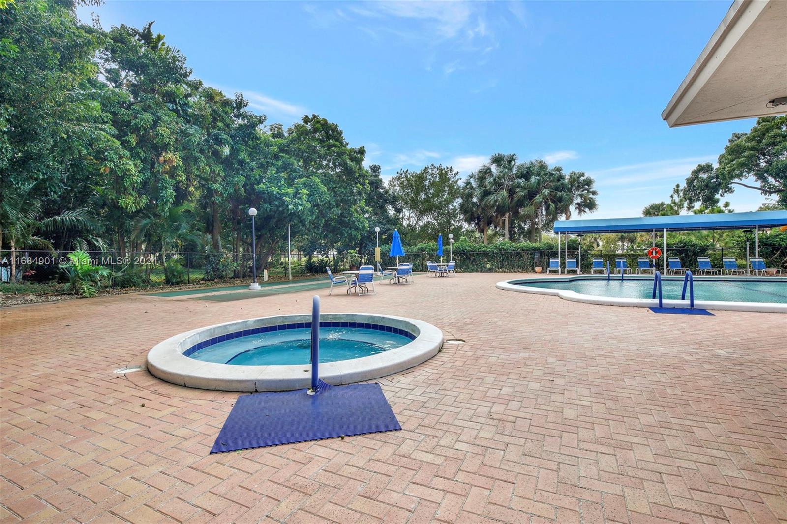 4001 Hillcrest Dr #110, Hollywood, Florida image 34