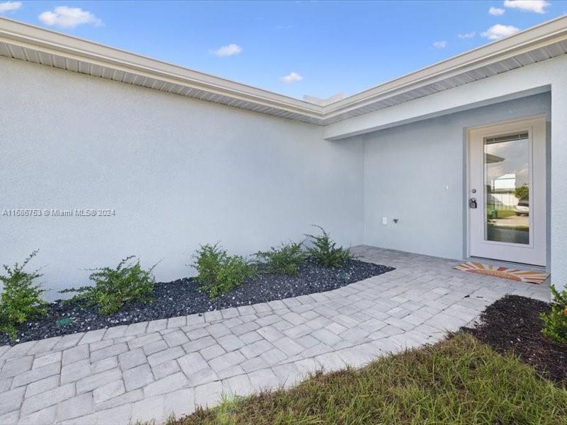 1904 Ne 2nd Pl, Cape Coral, Florida image 2