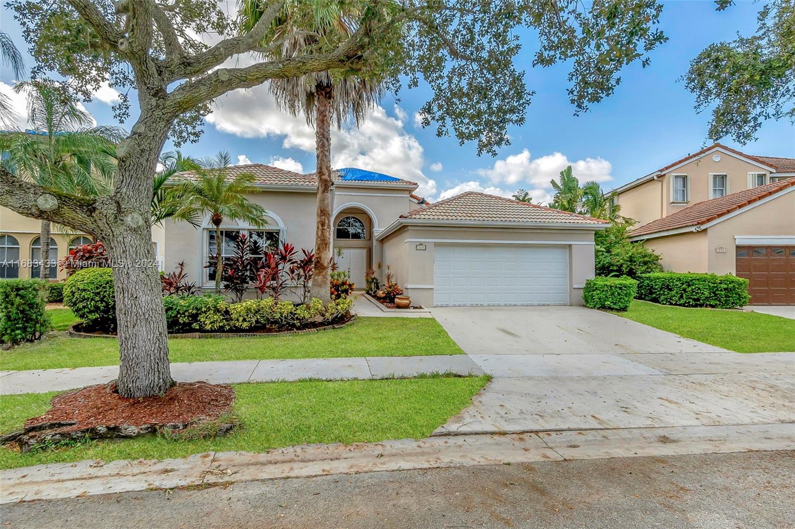 509 Carrington Dr, Weston, Florida image 2