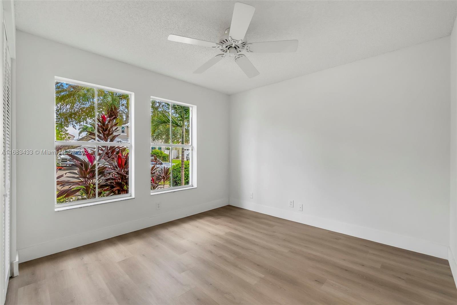 509 Carrington Dr, Weston, Florida image 26