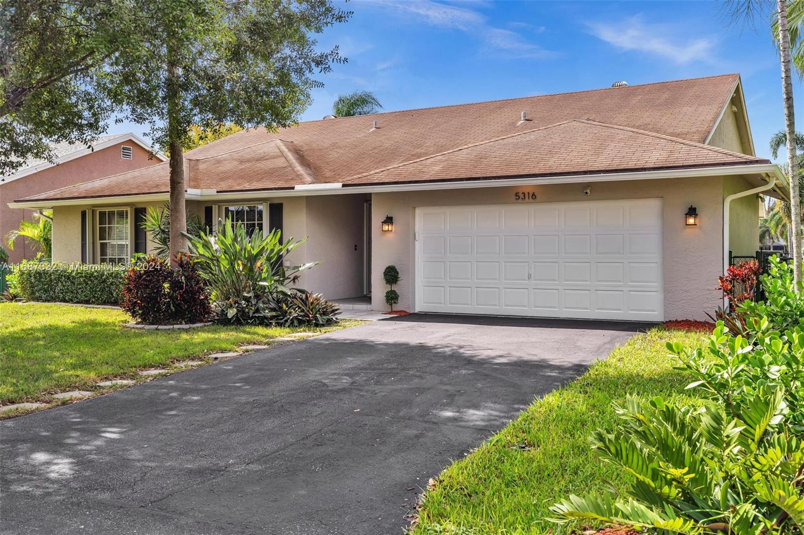 5316 NW 98th Way, Coral Springs, Florida image 2