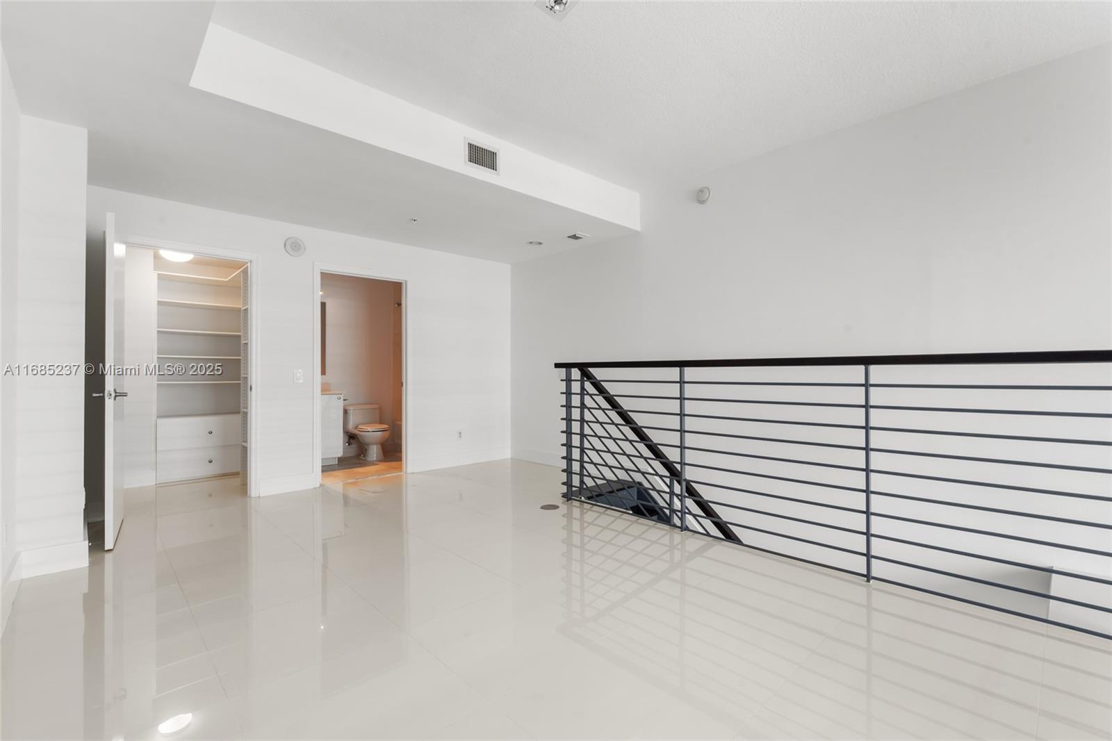 60 SW 13th St #2610, Miami FL 33130