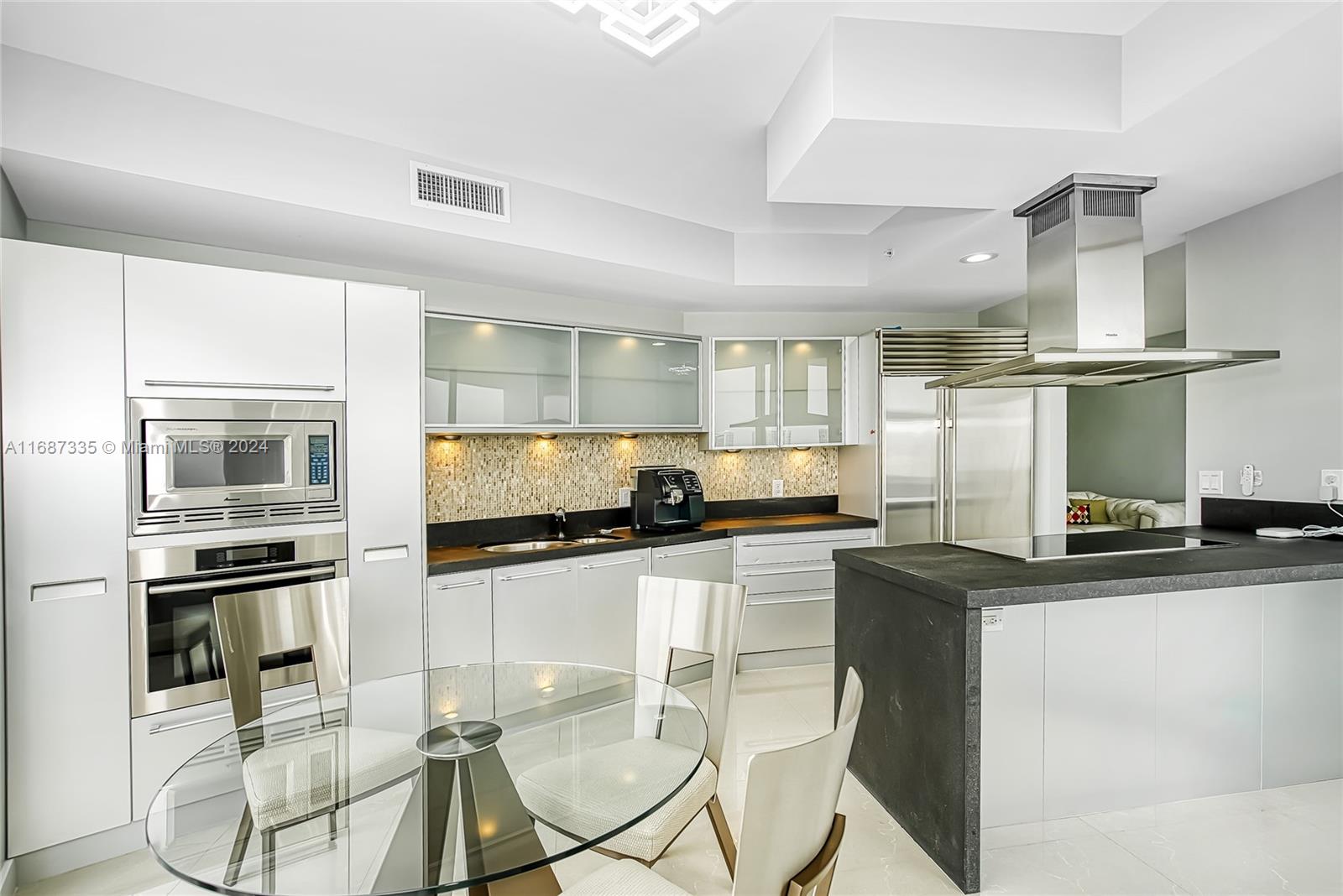 18201 Collins Ave #1701, Sunny Isles Beach FL 33160