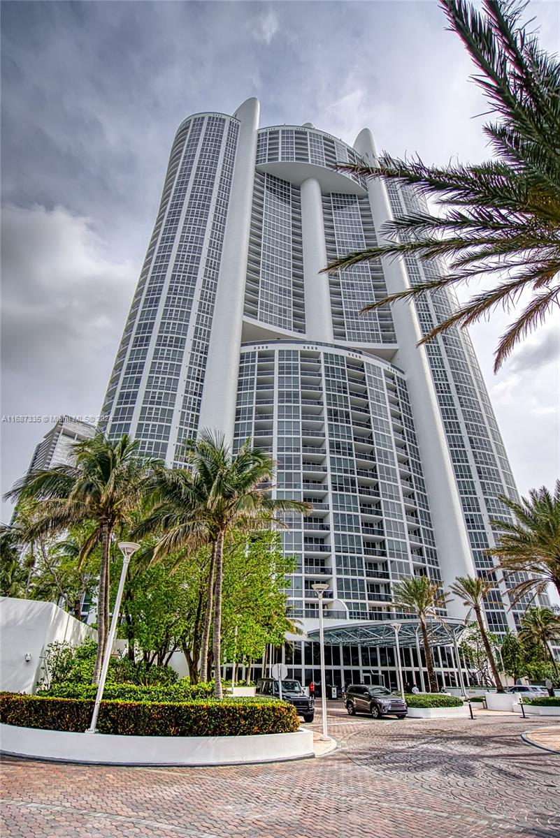 18201 Collins Ave #1701, Sunny Isles Beach FL 33160