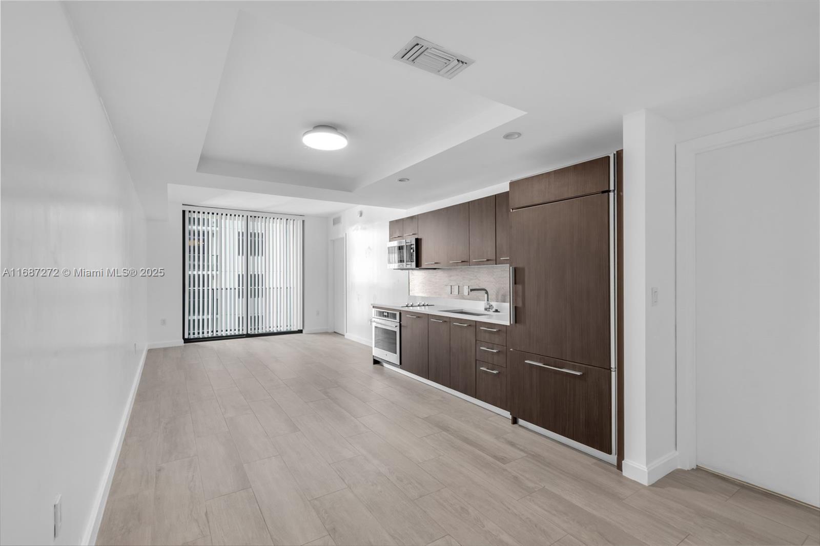 55 SW 9th St #1109, Miami FL 33130