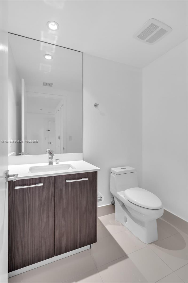 55 SW 9th St #1109, Miami FL 33130